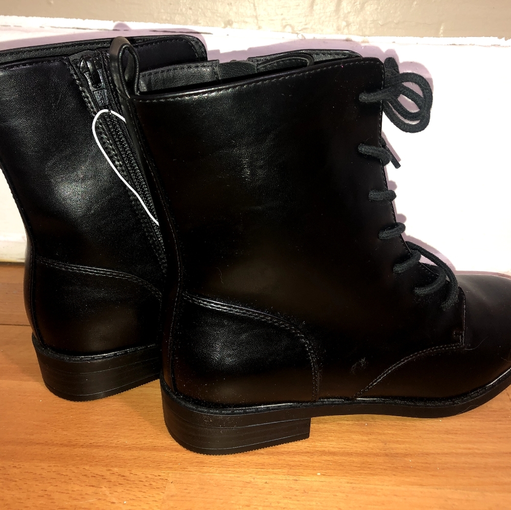 Boots - Picture 4 of 4